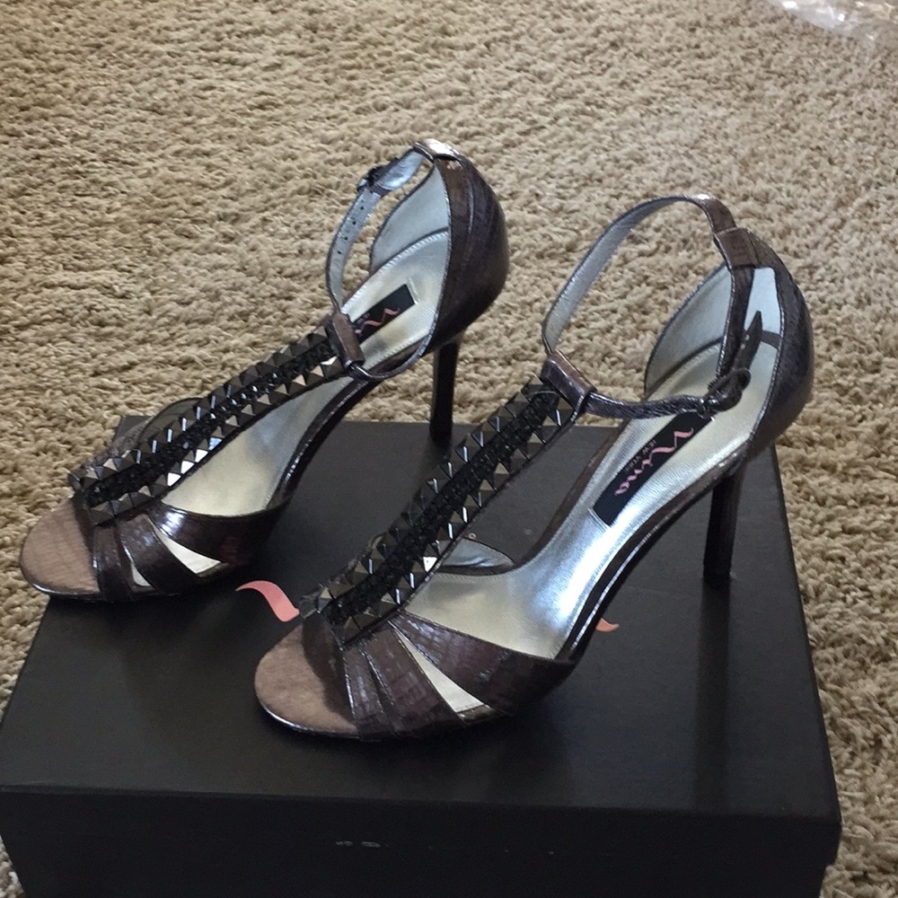 Sandal - Picture 2 of 7